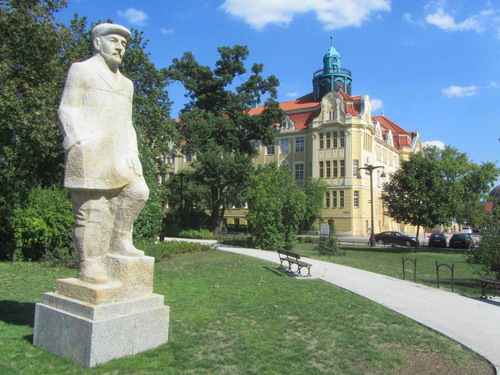 Mieczysław Karłowicz Statue