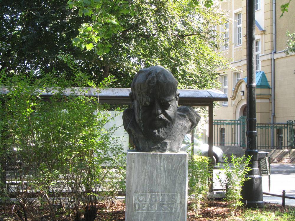 Claude Debussy Statue